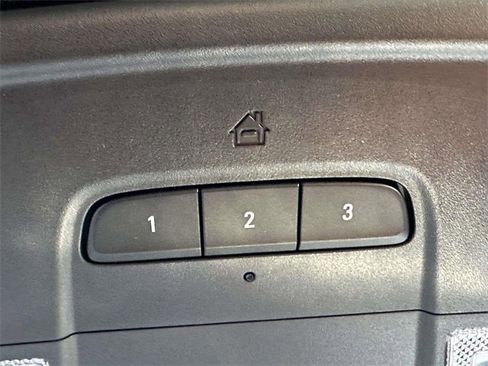 Certified 2023 Chevrolet Traverse LT image 38