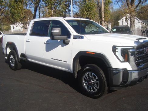 Used 2024 GMC Sierra 3500 SLE w/ Preferred Package image 9