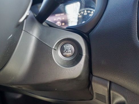 Used 2021 Jeep Renegade Latitude w/ Sun & Sound Group image 21