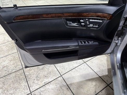 Used 2010 Mercedes-Benz S 550 4MATIC image 16