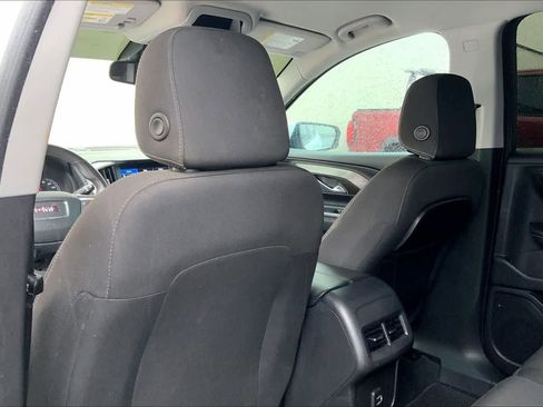 Used 2022 GMC Terrain SLE w/ Driver Convenience Package image 12