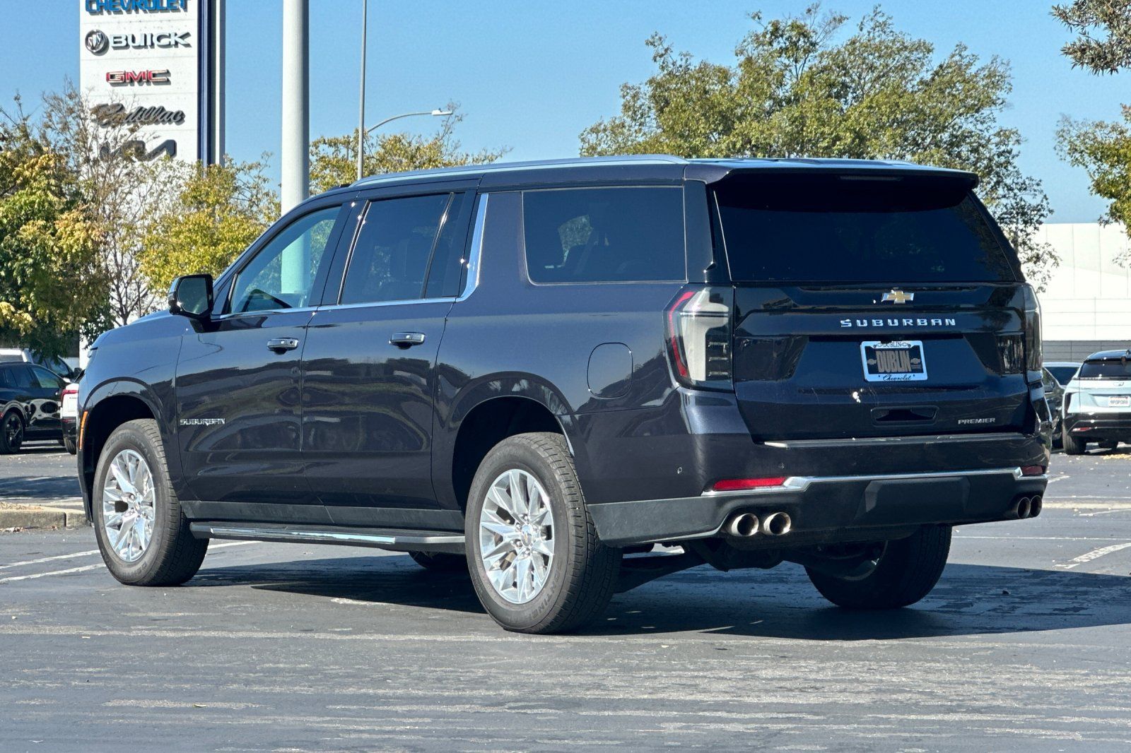 Used 2026 Chevrolet Suburban Premier w/ Sun And Tow Package AWD/4WD image 6