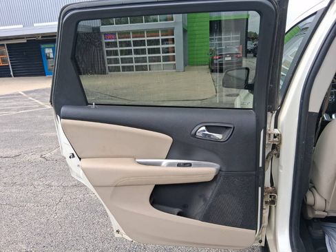 Used 2012 Dodge Journey SXT w/ Popular Equipment Group FWD image 13