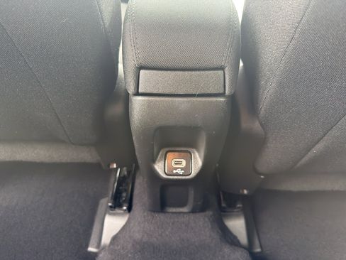 Used 2020 Jeep Renegade Latitude w/ Cold Weather Group AWD/4WD image 31