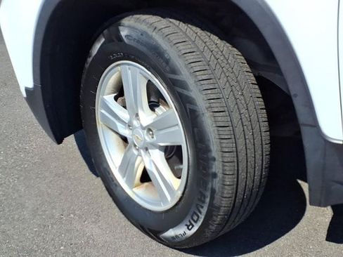 Used 2019 Chevrolet Trax LT w/ LT Convenience Package AWD/4WD image 8