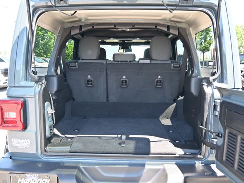 Used 2025 Jeep Wrangler Unlimited Sahara w/ Safety Group AWD/4WD image 31