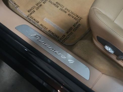 Used 2011 Porsche Panamera 4 image 16