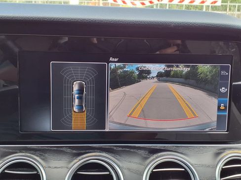 Used 2017 Mercedes-Benz E 300 image 17
