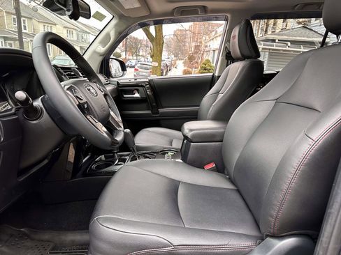 Used 2021 Toyota 4Runner Venture w/ Moonroof Package image 16