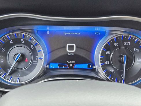 Used 2023 Chrysler 300 Touring w/ Sport Appearance Package image 24