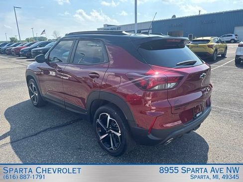 Used 2022 Chevrolet TrailBlazer RS w/ Sun and Liftgate Package AWD/4WD image 5