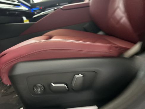 Used 2025 BMW 530i image 3