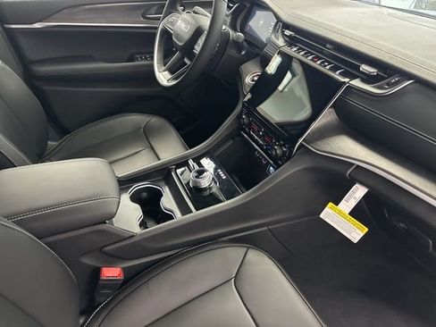 New 2025 Jeep Grand Cherokee L Limited image 30