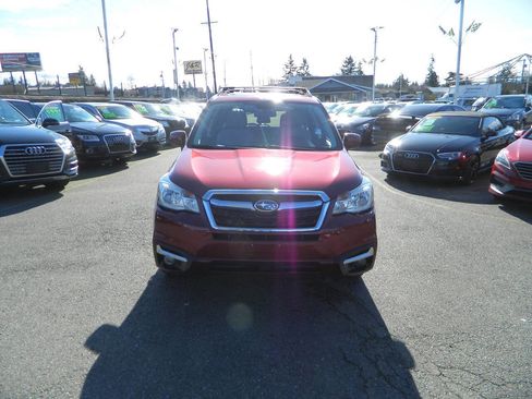 Used 2017 Subaru Forester 2.5i Premium image 3