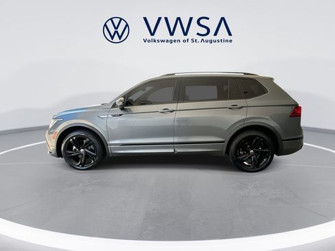 Certified 2024 Volkswagen Tiguan SE R-Line FWD image 5