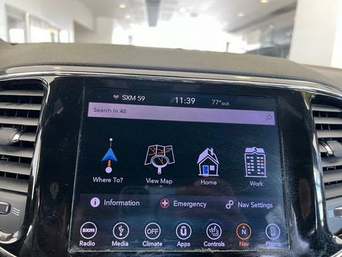 Used 2019 Jeep Grand Cherokee Laredo AWD/4WD image 17