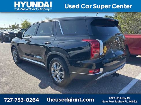 Used 2020 Hyundai Palisade SE image 2