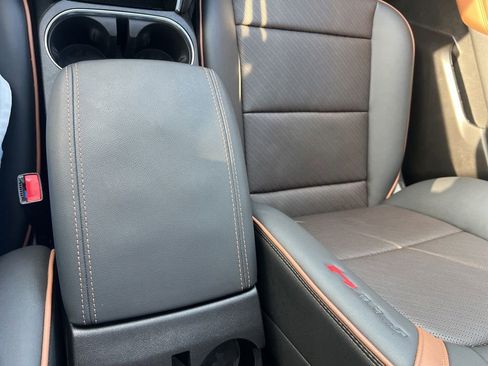 Used 2025 GMC Canyon AT4 w/ Technology Plus Package AWD/4WD image 65