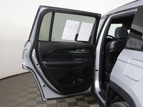 Used 2023 Jeep Grand Cherokee L Laredo AWD/4WD image 23
