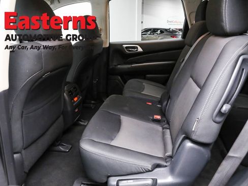 Used 2020 Nissan Pathfinder S image 22
