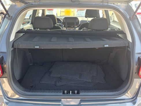 Used 2025 Hyundai Venue SEL image 11