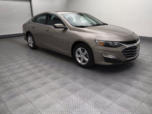 Used 2025 Chevrolet Malibu LS FWD image 11