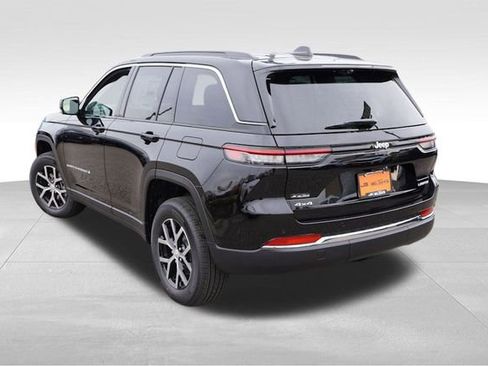 New 2025 Jeep Grand Cherokee Limited w/ Luxury Tech Group II image 5
