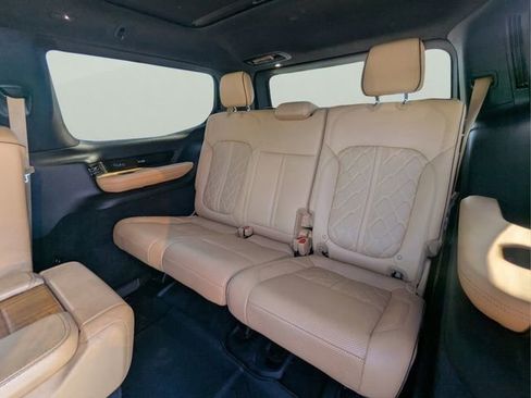 Used 2022 Jeep Grand Wagoneer Series III w/ Rear Seat Video Group 1 AWD/4WD image 12