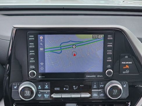 Used 2022 Toyota Highlander XLE image 28