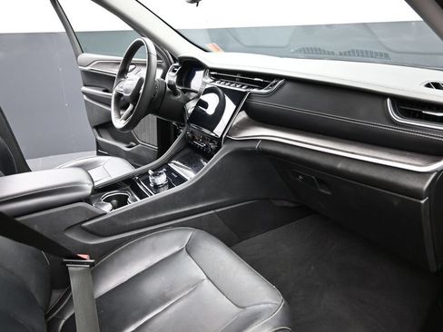 Used 2023 Jeep Grand Cherokee Limited AWD/4WD image 29