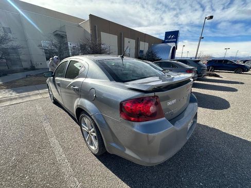 Used 2013 Dodge Avenger SE image 3