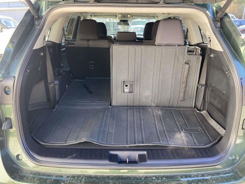Used 2024 Toyota Highlander LE image 10