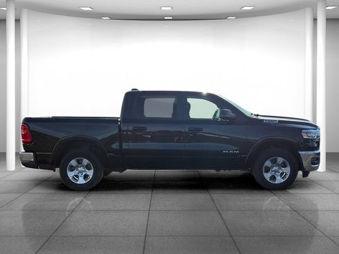 Used 2025 RAM 1500 Big Horn AWD/4WD image 8