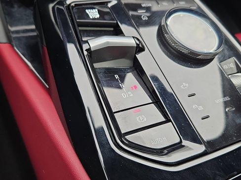 Used 2024 BMW 540i xDrive w/ Premium Package image 16