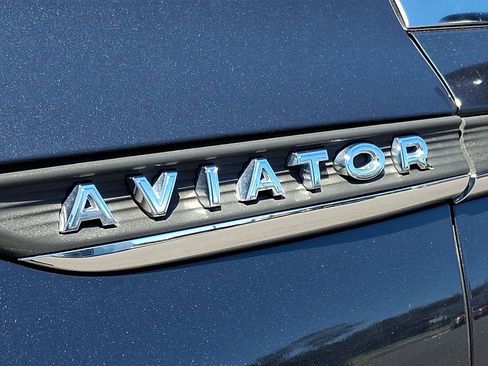 Used 2022 Lincoln Aviator Reserve w/ Equipment Group 201A AWD/4WD image 31