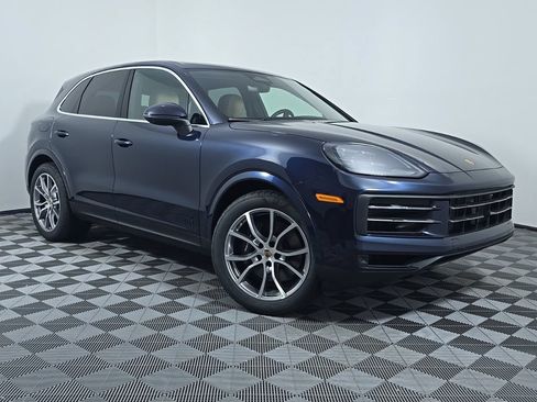 Certified 2026 Porsche Cayenne AWD/4WD image 9