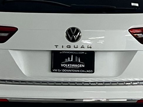 Used 2023 Volkswagen Tiguan SE image 34