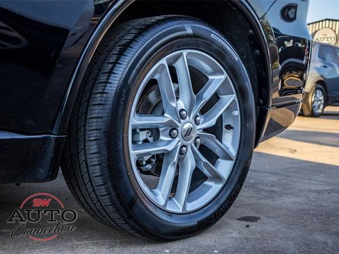 Used 2023 Dodge Durango GT image 3