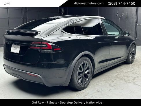 Used 2024 Tesla Model X Standard Sport Utility 4D image 6