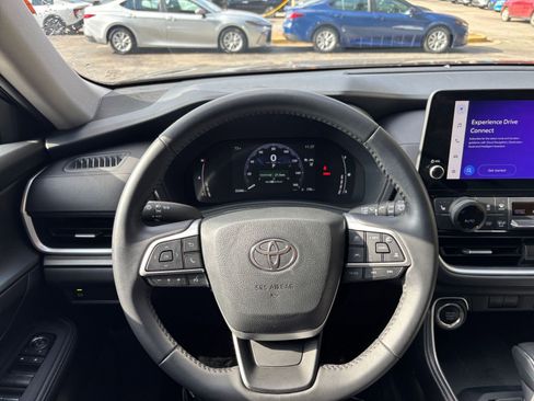 Used 2025 Toyota Grand Highlander XLE image 28