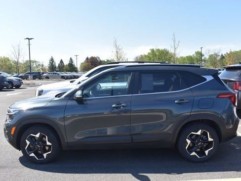 Certified 2024 Kia Seltos EX AWD/4WD image 6
