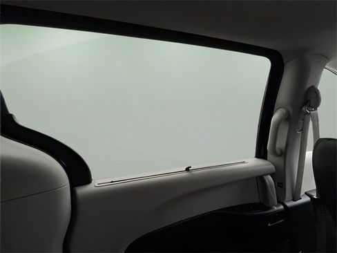 Used 2024 Chrysler Pacifica Touring-L image 60