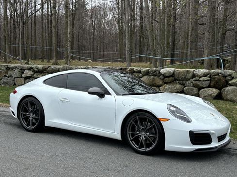 Used 2018 Porsche 911 Carrera T RWD image 18