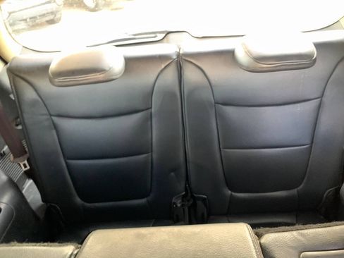 Used 2012 Kia Sorento LX w/ Convenience Pkg FWD image 9