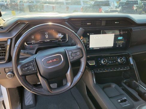 Used 2024 GMC Sierra 2500 AT4X image 16