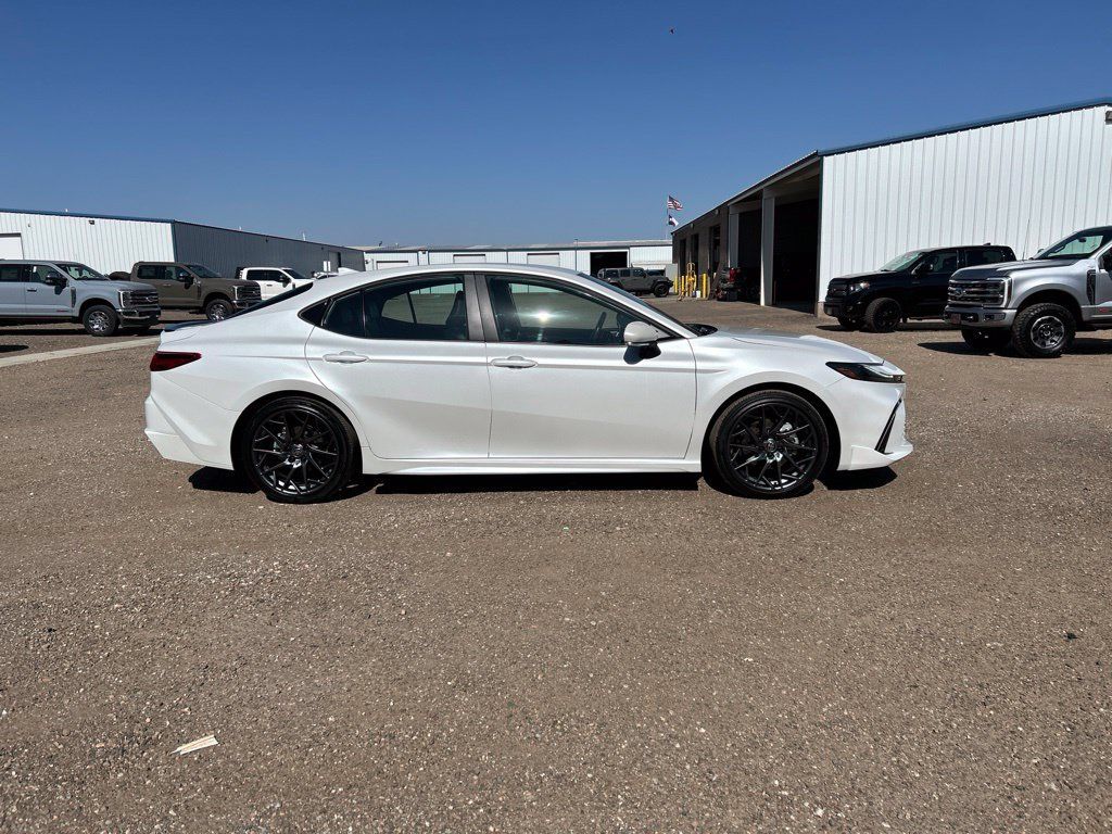 Used 2025 Toyota Camry XSE FWD image 7