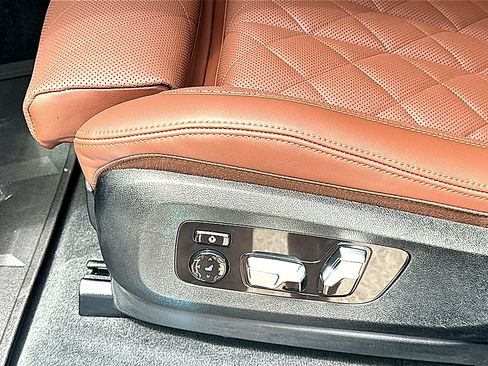 New 2027 BMW X7 xDrive40i w/ M Sport Package AWD/4WD image 12