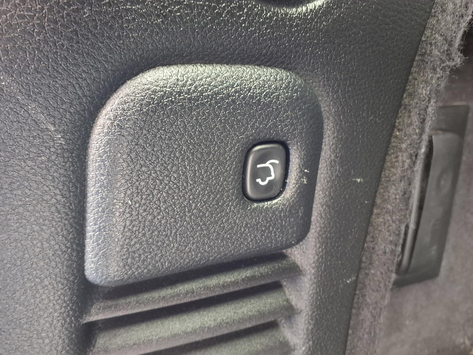 Used 2014 Dodge Durango Limited w/ Nav & Power Liftgate Group AWD/4WD image 11