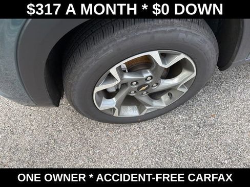 Used 2025 Chevrolet Trax LT FWD image 11