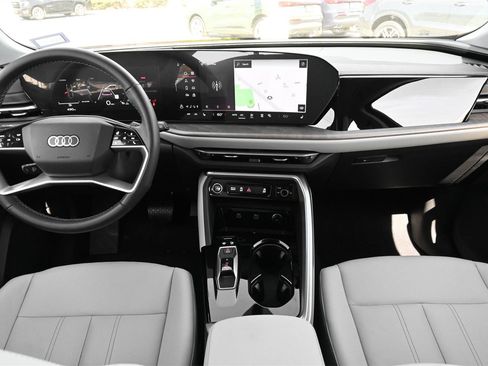 Certified 2025 Audi Q5 Premium Plus w/ Premium Plus image 2